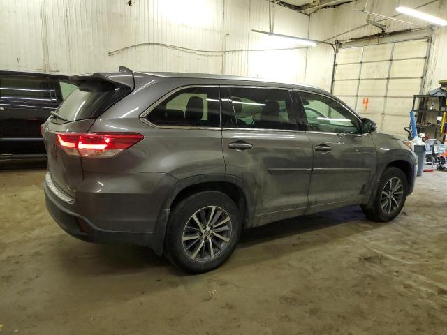 Image 3 of 2017 TOYOTA HIGHLANDER SE 2017 with VIN 5TDJZRFH7HS455982