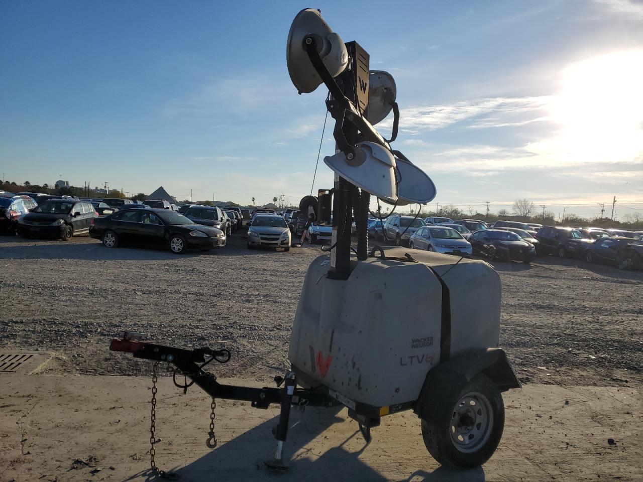 Изображение 2 2022 OTHER LIGHTTOWER 2022 с VIN 5XFLV0411NM002398