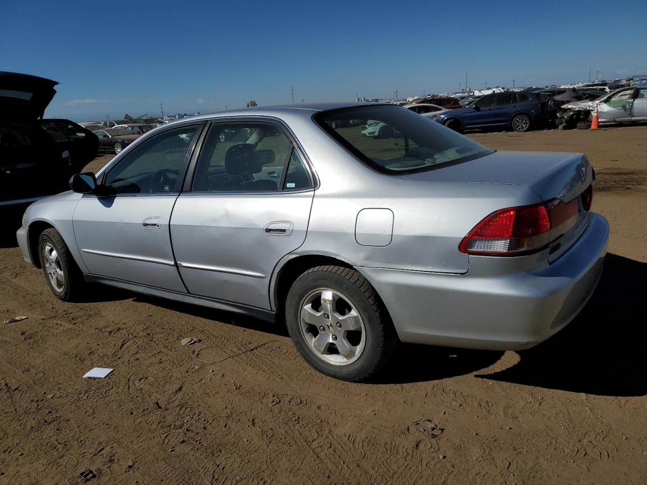 Obraz 2 z 2001 HONDA ACCORD VALUE 2001 z VIN 1HGCF86671A080030