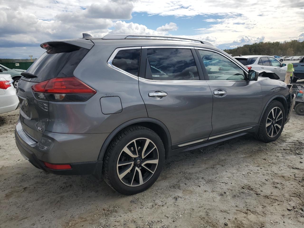 Obraz 3 z 2018 NISSAN ROGUE S 2018 z VIN JN8AT2MT5JW490174