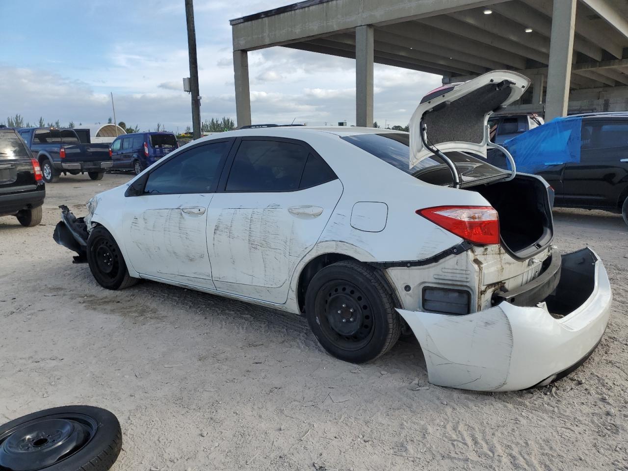 Image 2 of 2017 TOYOTA COROLLA L 2017 with VIN 5YFBURHE2HP631481