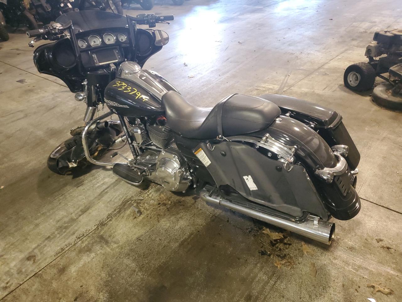 Image 3 of 2014 HARLEY-DAVIDSON FLHXS STREET GLIDE SPECIAL 2014 with VIN 1HD1KRM11EB659236