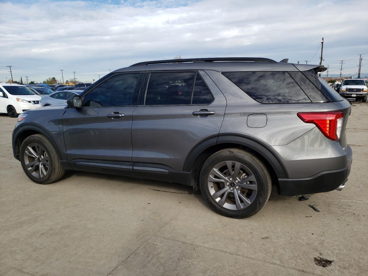 Изображение 2 2021 FORD EXPLORER XLT 2021 с VIN 1FMSK7DH5MGA05960