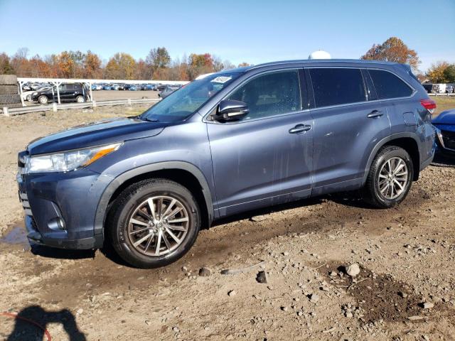 2017 TOYOTA HIGHLANDER SE 2017 image