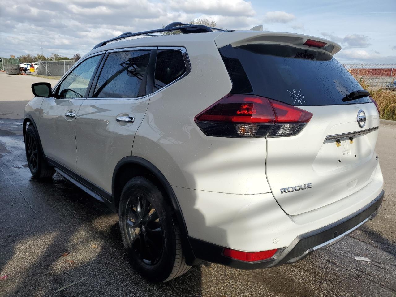 Obraz 2 z 2019 NISSAN ROGUE S 2019 z VIN KNMAT2MT5KP502864