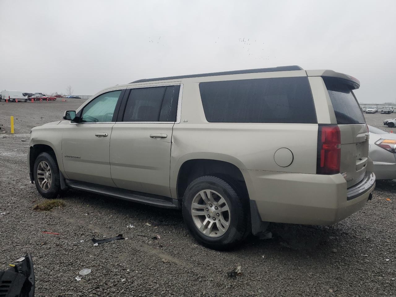 Obraz 2 z 2015 CHEVROLET SUBURBAN K1500 LS 2015 z VIN 1GNSKHEC0FR745475