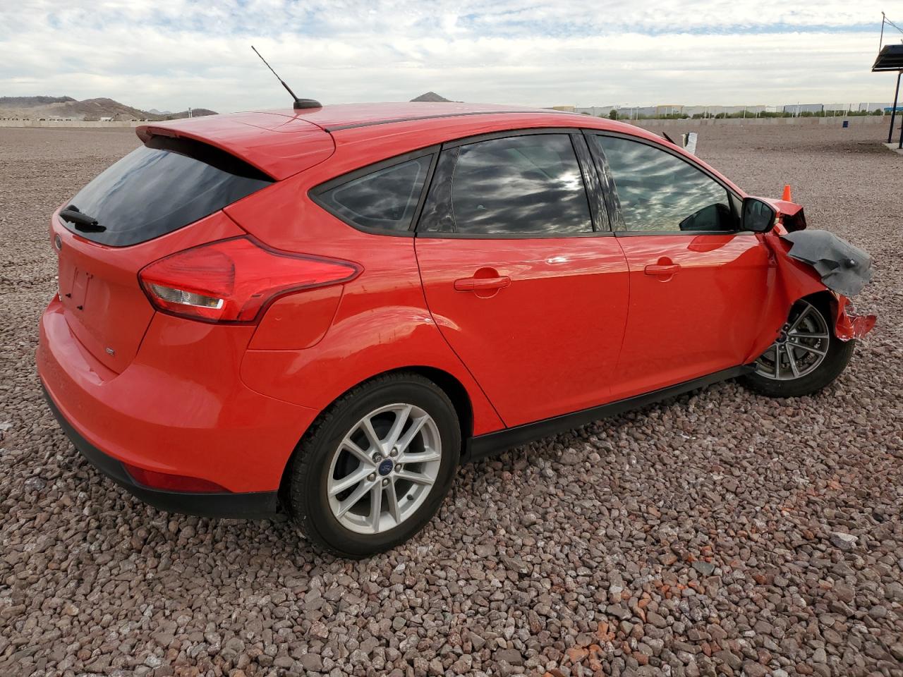 Image 3 of 2017 FORD FOCUS SE 2017 with VIN 1FADP3K28HL308496