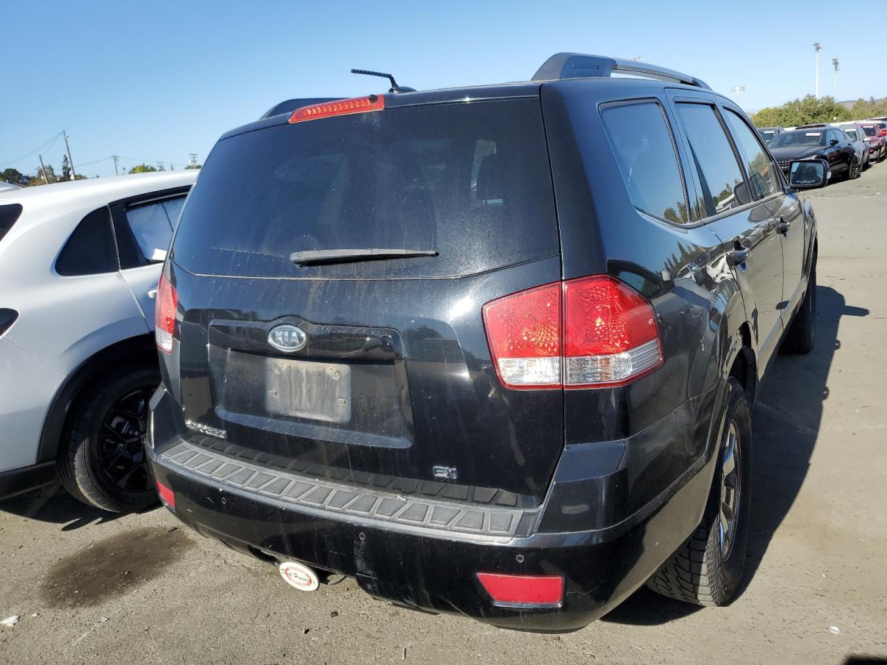 Image 2 of 2009 KIA BORREGO LX 2009 with VIN KNDJH741995036326