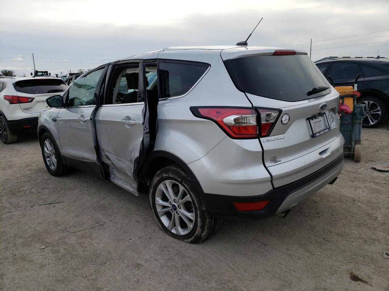 Obraz 2 z 2017 FORD ESCAPE SE 2017 z VIN 1FMCU0GD2HUE86448