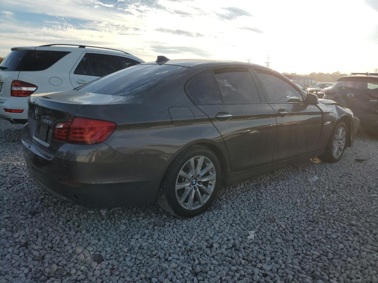 Image 3 of 2011 BMW 528 I 2011 with VIN WBAFR1C56BC744407