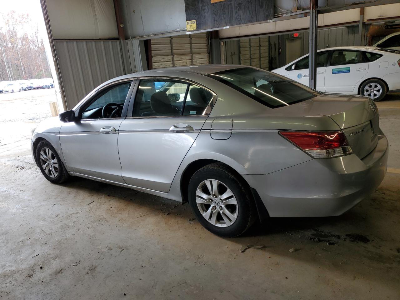 Изображение 2 2008 HONDA ACCORD LX 2008 с VIN 1HGCP26318A055053