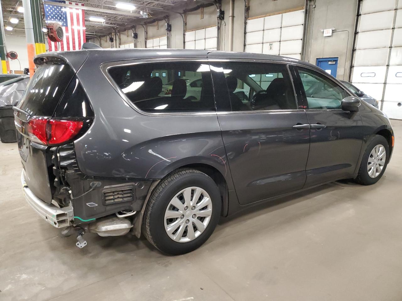 Image 3 of 2020 CHRYSLER VOYAGER L 2020 with VIN 2C4RC1AG7LR232945