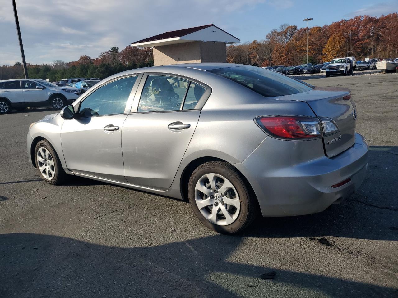 Image 2 of 2012 MAZDA 3 I 2012 with VIN JM1BL1UF1C1588459