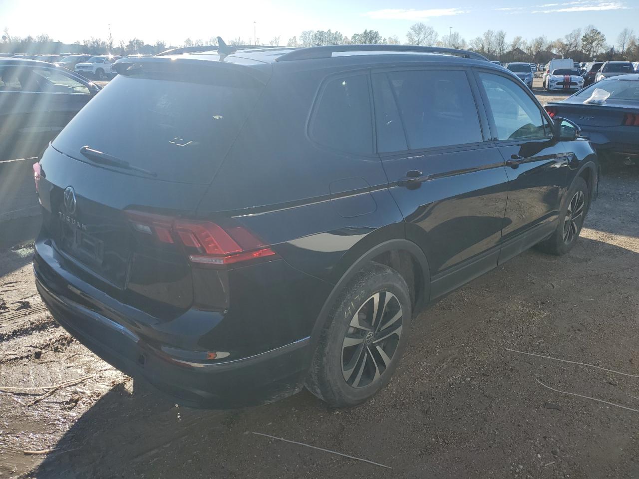 Obraz 3 z 2022 VOLKSWAGEN TIGUAN S 2022 z VIN 3VV1B7AX2NM049886