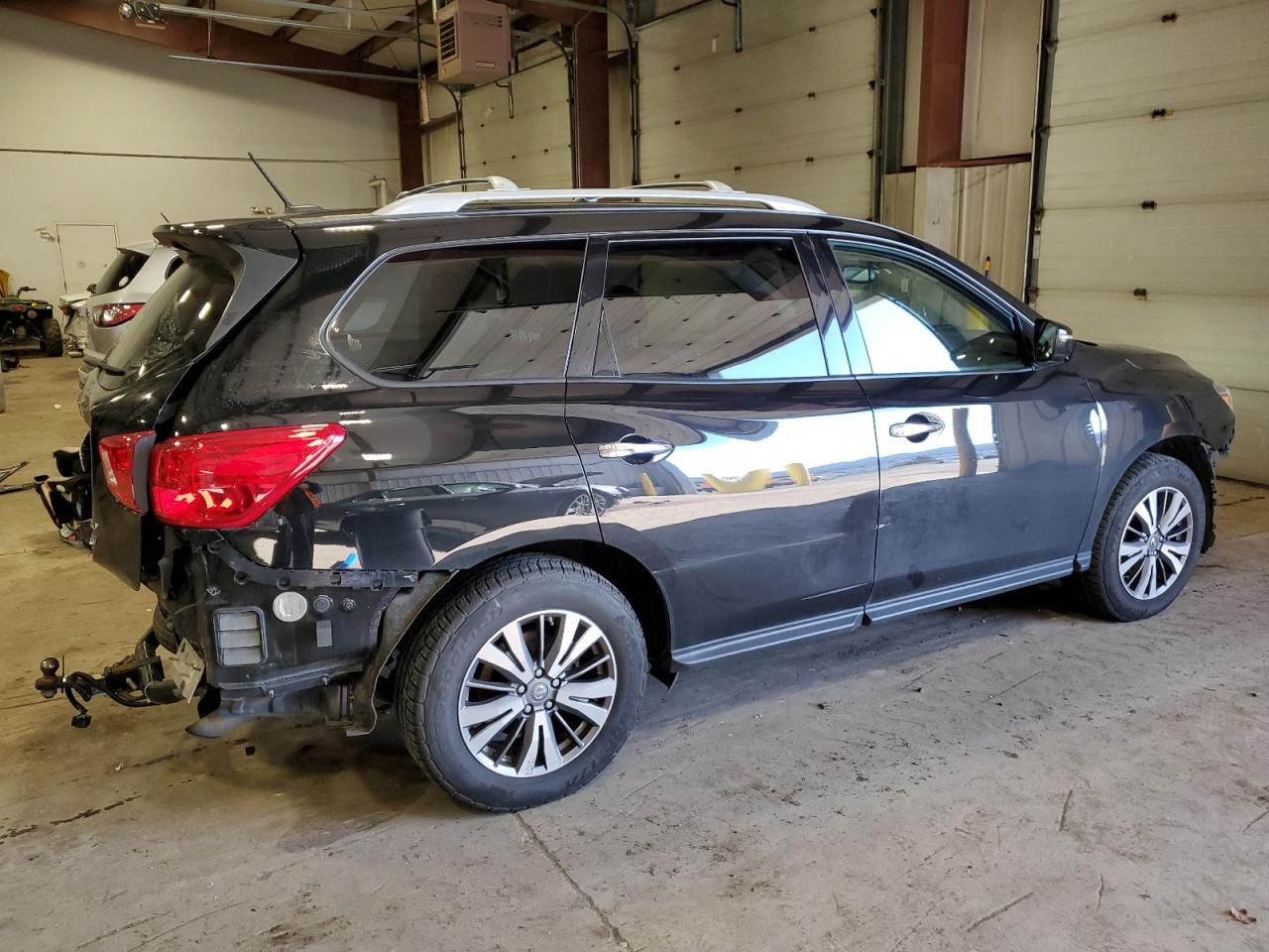 Изображение 3 2018 NISSAN PATHFINDER S 2018 с VIN 5N1DR2MM5JC608060