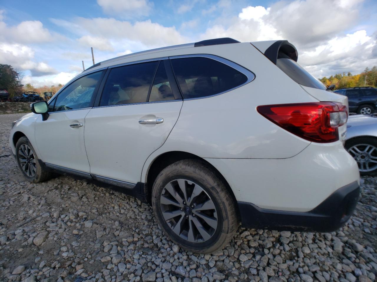 Image 2 of 2018 SUBARU OUTBACK TOURING 2018 with VIN 4S4BSETC2J3283521
