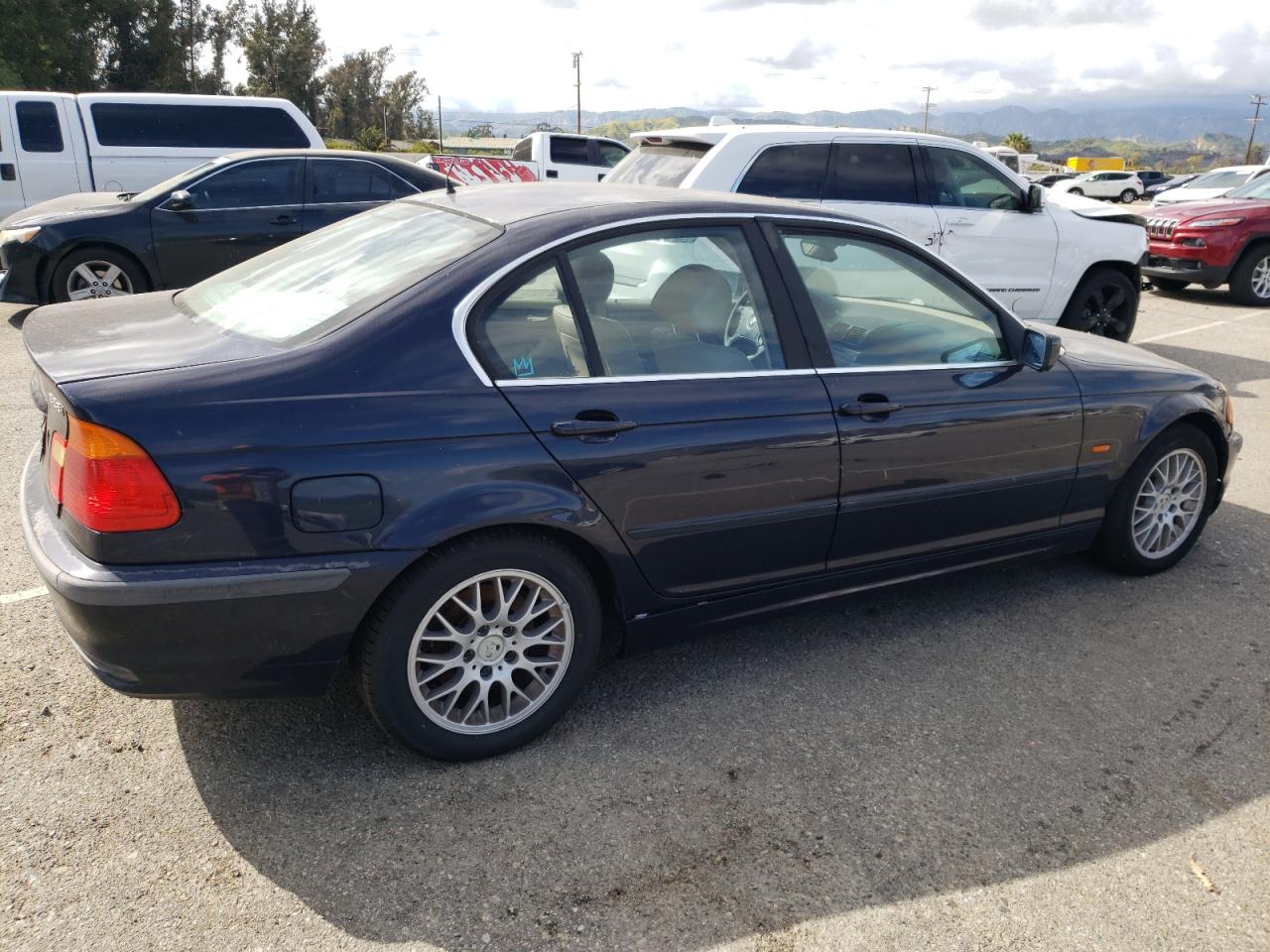 Image 3 of 1999 BMW 328 I AUTOMATIC 1999 with VIN WBAAM5339XFR07586