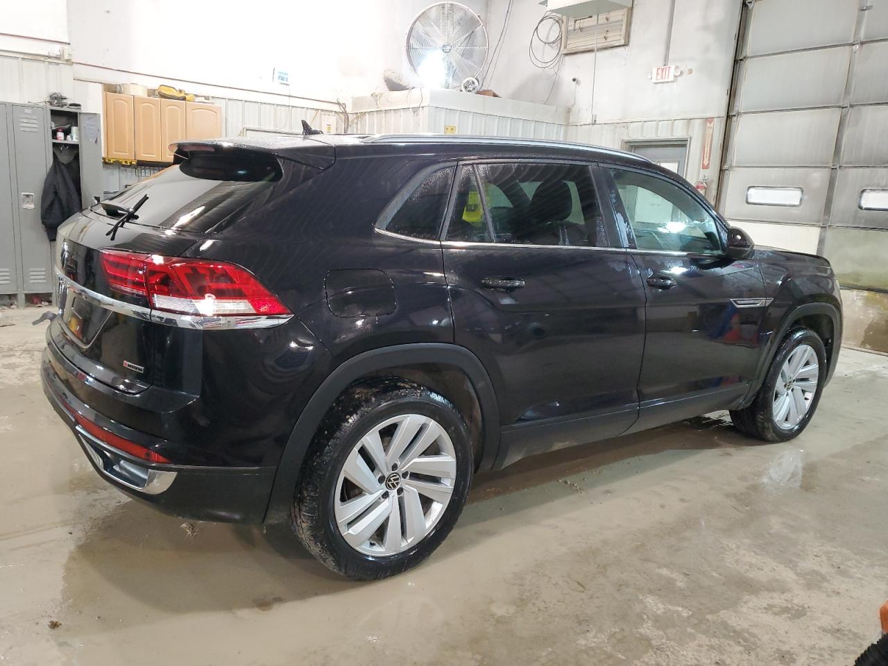 Image 3 of 2022 VOLKSWAGEN ATLAS CROSS SPORT SE 2022 with VIN 1V2HC2CAXNC227209