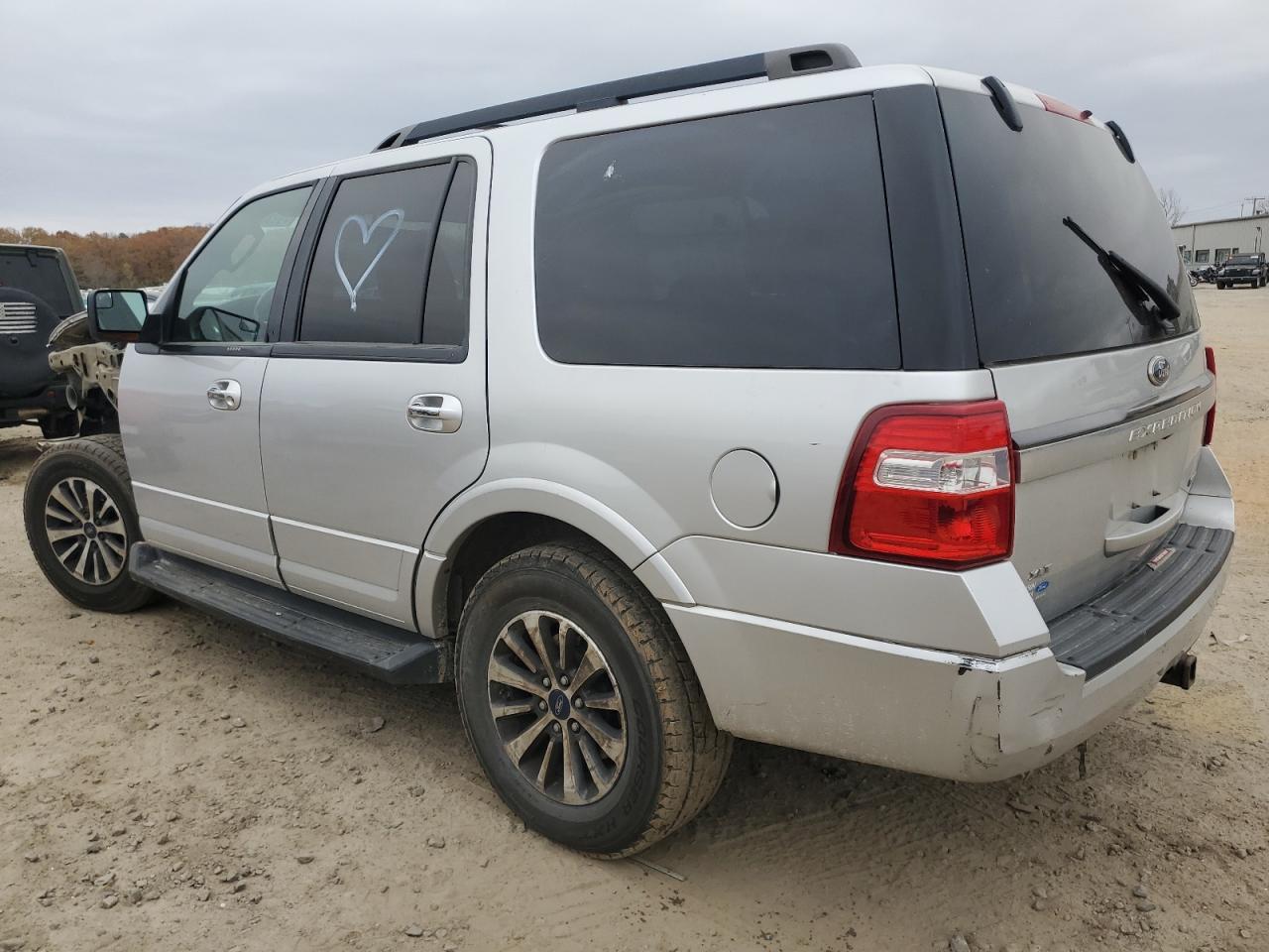 Изображение 2 2016 FORD EXPEDITION XLT 2016 с VIN 1FMJU1HT5GEF43740