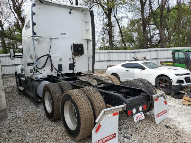 Image 3 of 2018 KENWORTH CONSTRUCTION T680 2018 with VIN 1XKYDP9X1JJ175597