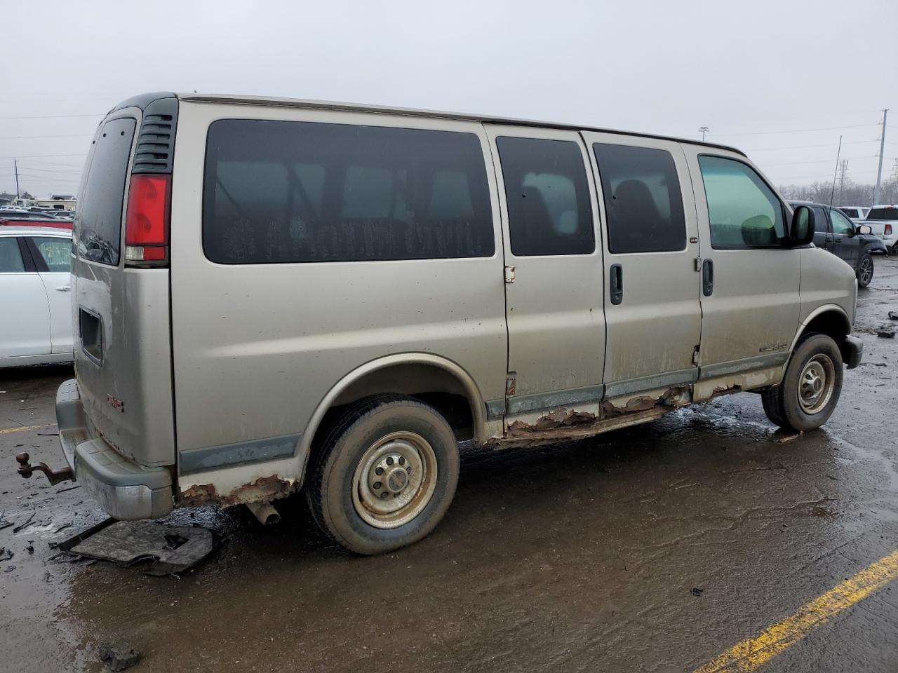 Изображение 3 2001 GMC SAVANA G2500 2001 с VIN 1GJGG25R111185046