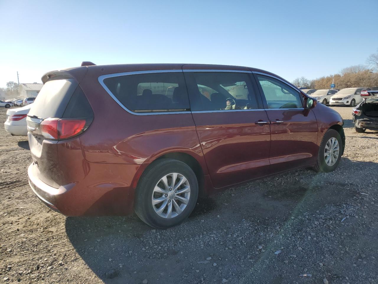 Image 3 of 2018 CHRYSLER PACIFICA TOURING PLUS 2018 with VIN 2C4RC1FG6JR277896