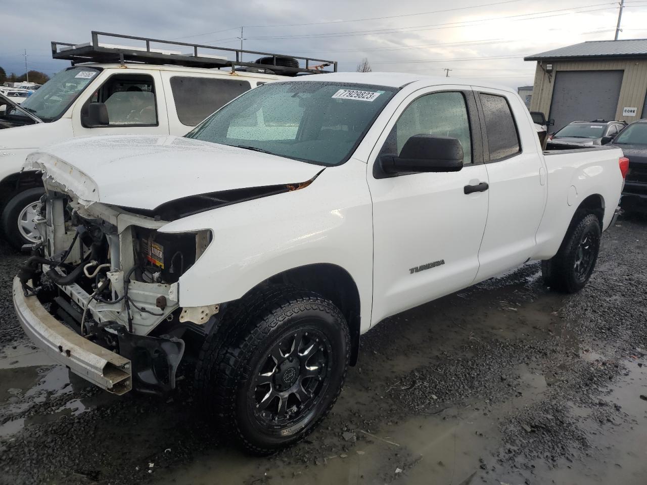 Image 1 of 2013 TOYOTA TUNDRA DOUBLE CAB SR5 2013 with VIN 5TFUM5F11DX044945