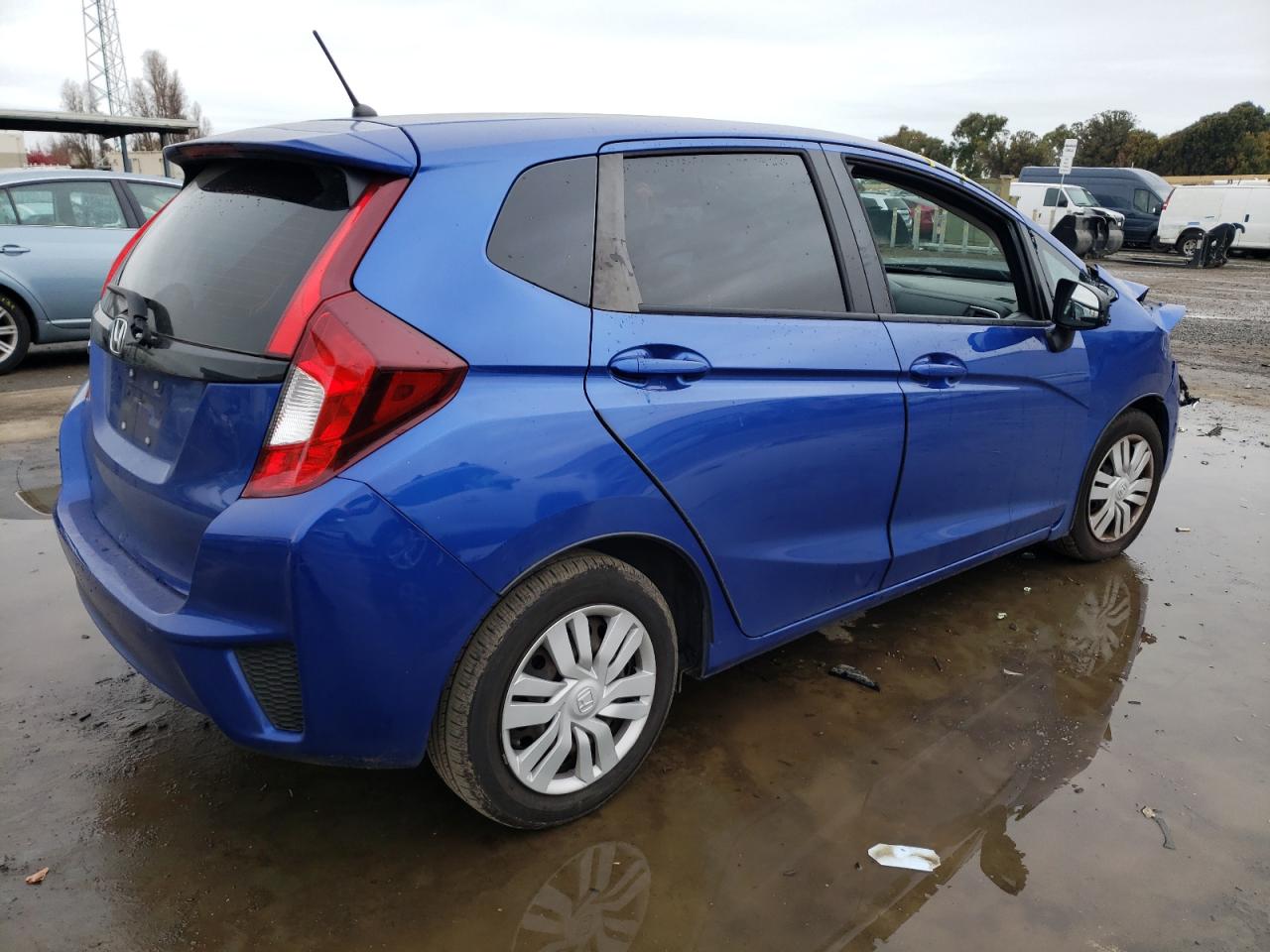 Image 3 of 2016 HONDA FIT LX 2016 with VIN JHMGK5H51GX002765