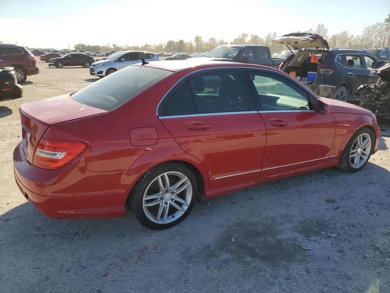Obraz 3 z 2013 MERCEDES-BENZ C 250 2013 z VIN WDDGF4HB7DA770356