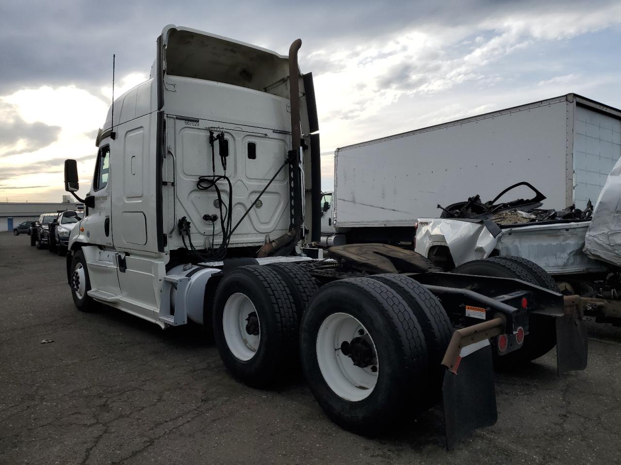 Obraz 3 z 2013 FREIGHTLINER CASCADIA 113  2013 z VIN 3AKJGHDV1DSFG9993