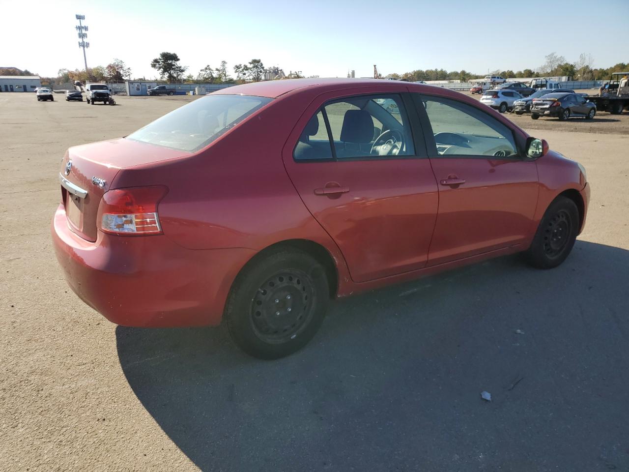 Изображение 3 2011 TOYOTA YARIS  2011 с VIN JTDBT4K31B4083979