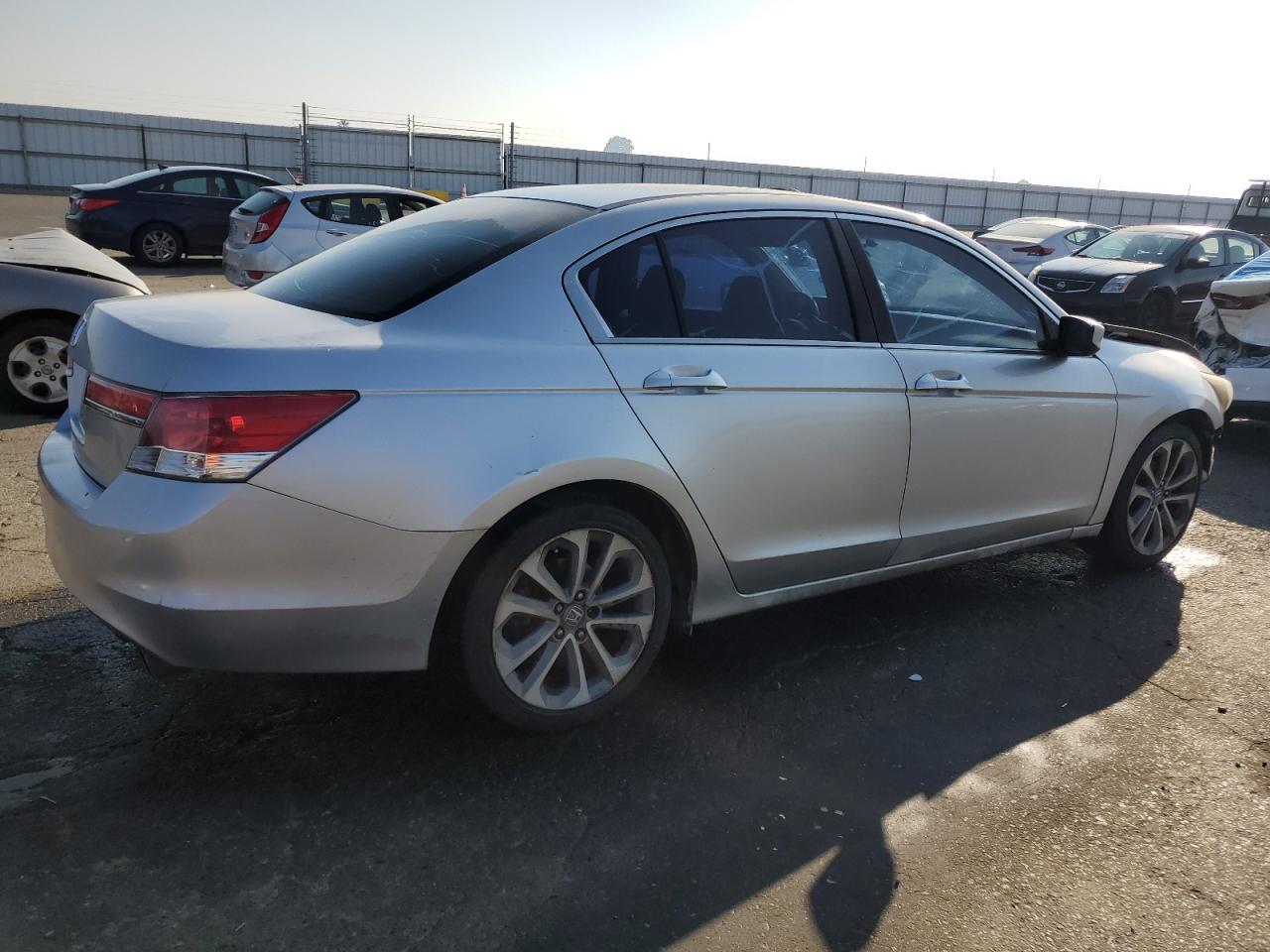 Изображение 3 2012 HONDA ACCORD LX 2012 с VIN 1HGCP2F38CA127519