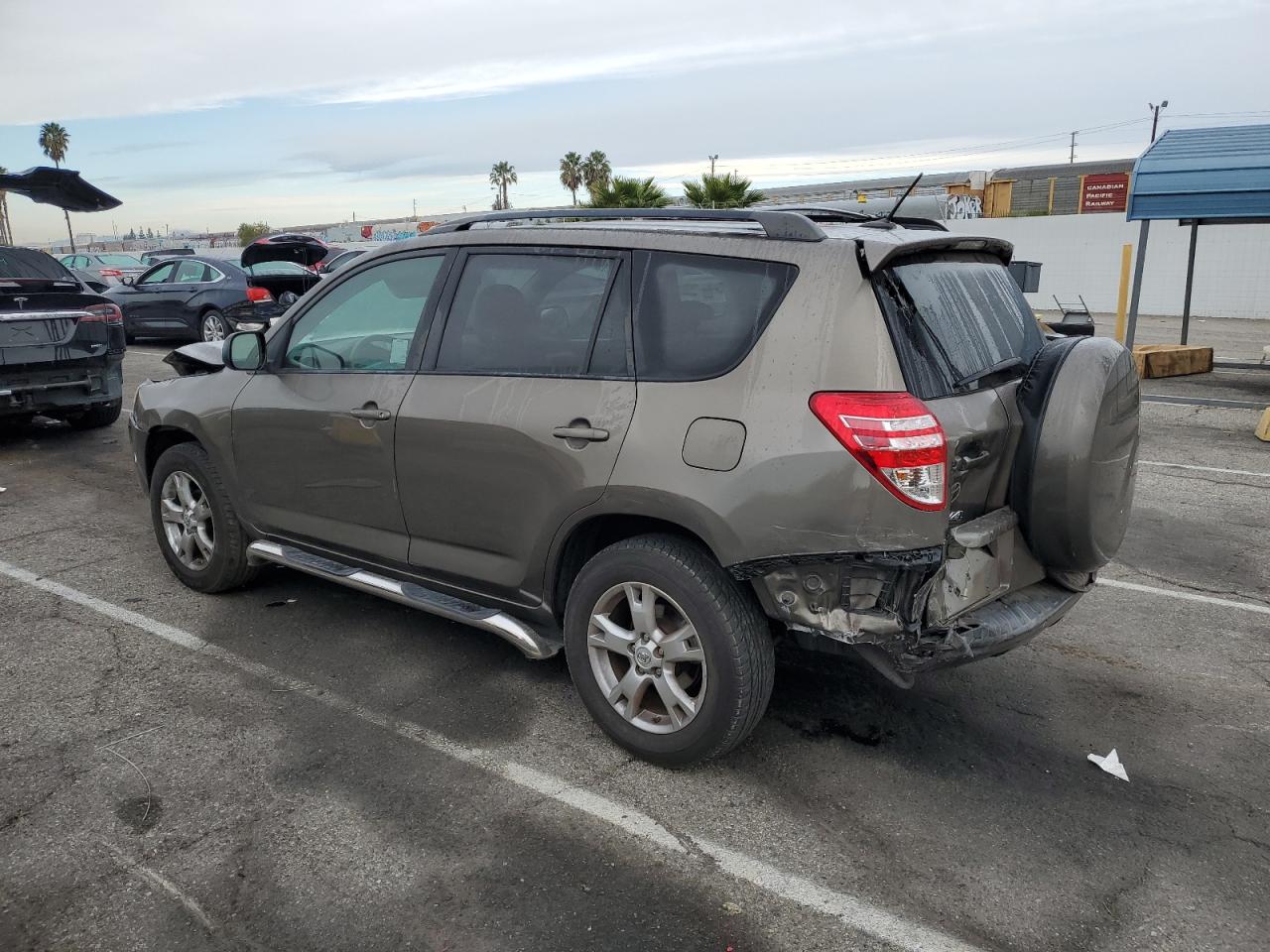 Image 2 of 2011 TOYOTA RAV4  2011 with VIN 2T3ZF4DV5BW076198