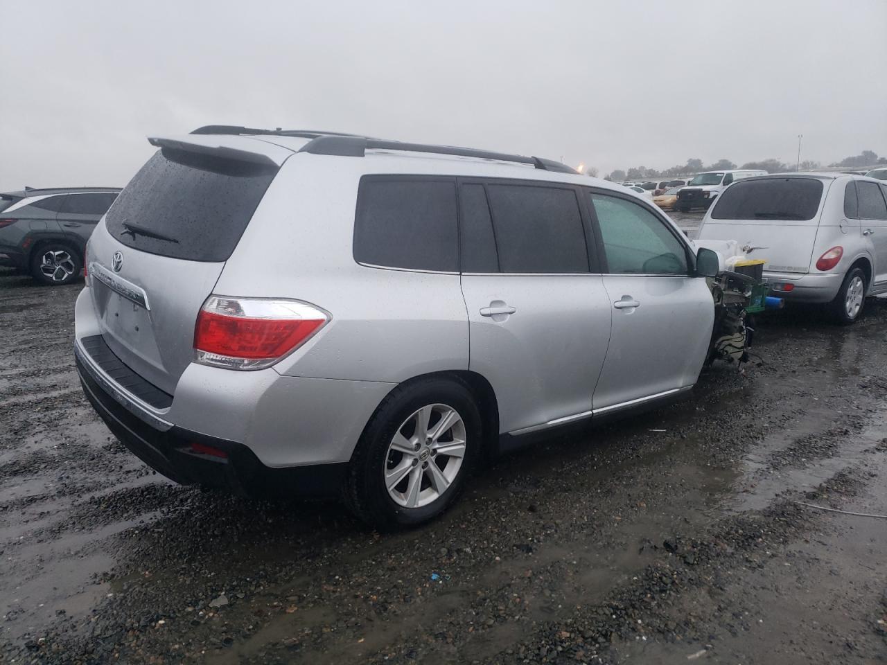 Obraz 3 z 2013 TOYOTA HIGHLANDER BASE 2013 z VIN 5TDZK3EH3DS093438