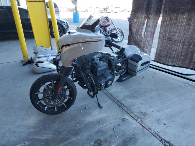 Image 2 of 2020 INDIAN MOTORCYCLE CO. CHIEFTAIN DARK HORSE 2020 with VIN 56KTCDBB9L3384206