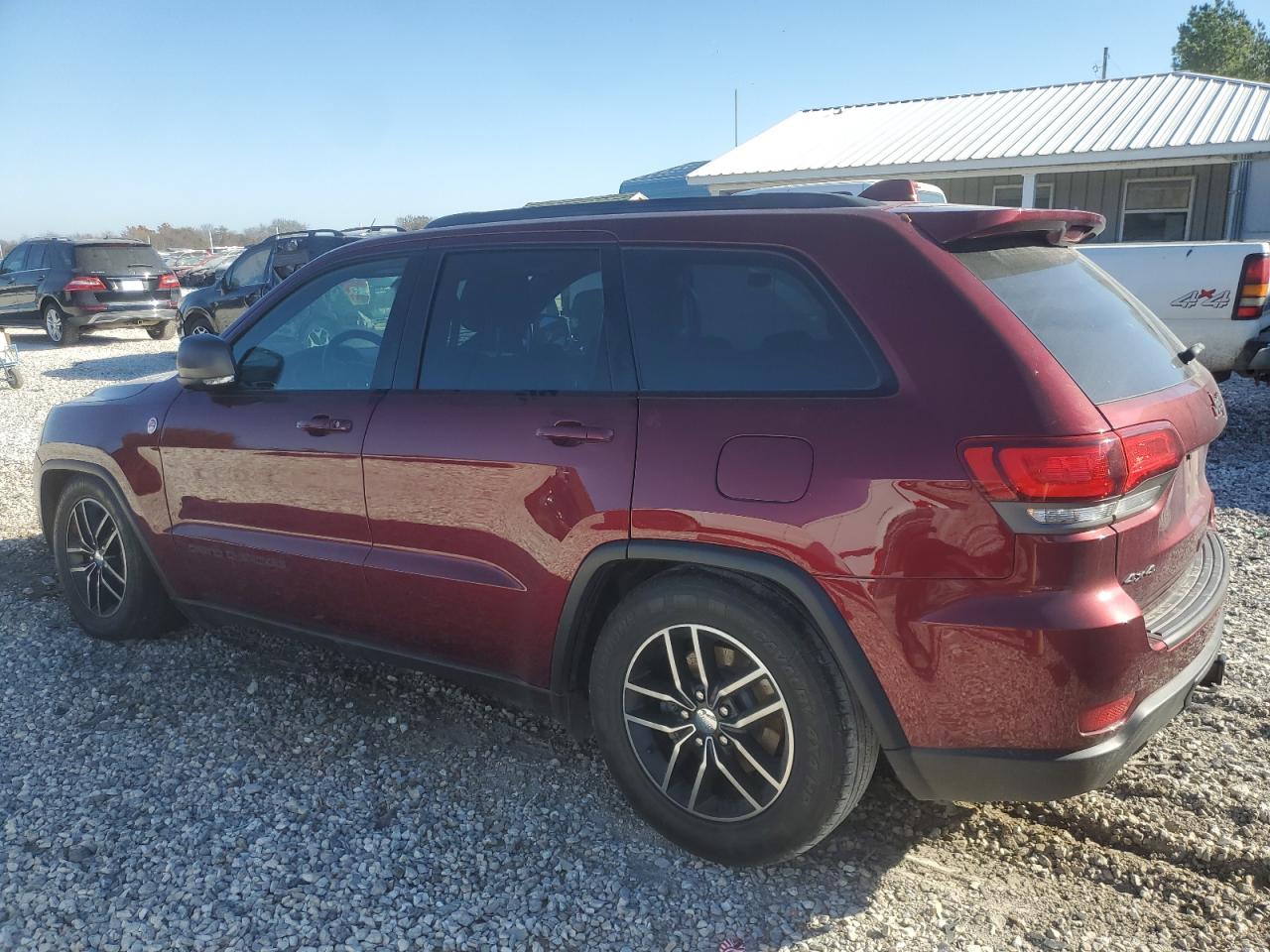Image 2 of 2018 JEEP GRAND CHEROKEE TRAILHAWK 2018 with VIN 1C4RJFLG8JC335331