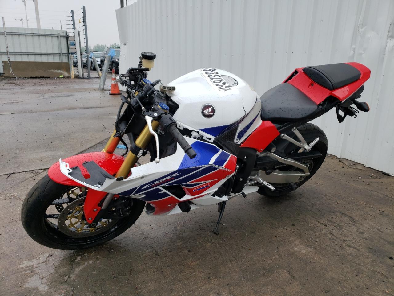 Изображение 2 2013 HONDA CBR600 RR 2013 с VIN JH2PC4046DK600040