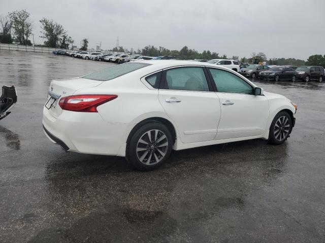 Image 3 of 2017 NISSAN ALTIMA 2.5 2017 with VIN 1N4AL3AP0HC166589