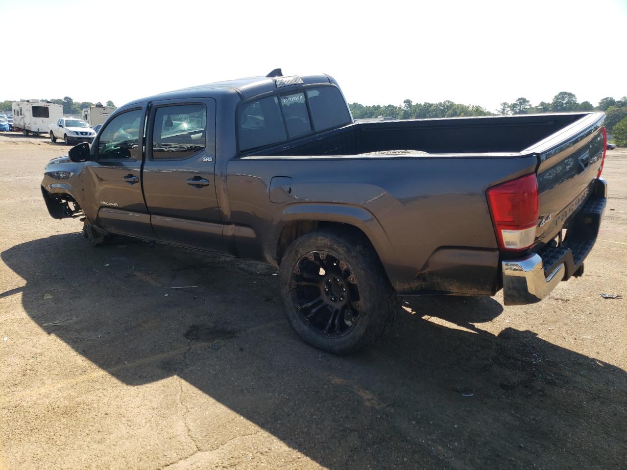 Image 2 of 2016 TOYOTA TACOMA DOUBLE CAB 2016 with VIN 5TFDZ5BN9GX012047
