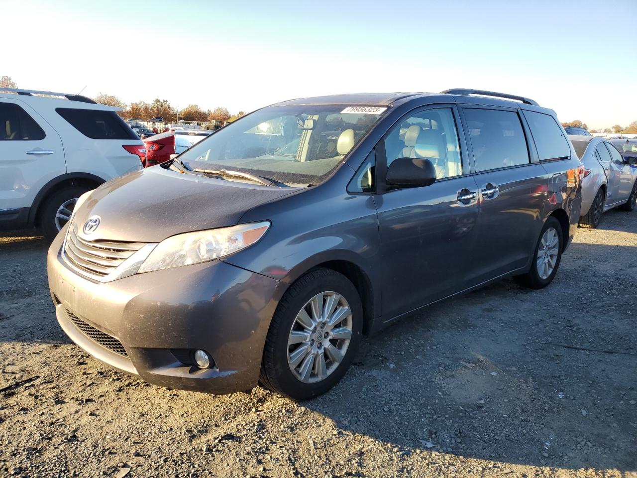 2012 TOYOTA SIENNA XLE 2012 image