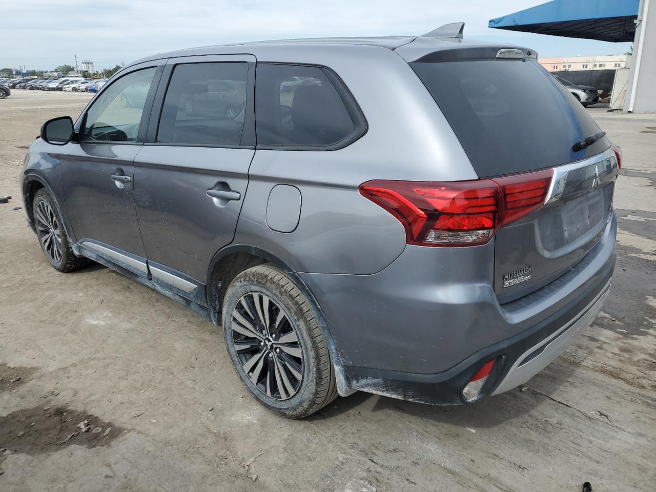 Image 2 of 2019 MITSUBISHI OUTLANDER ES 2019 with VIN JA4AD2A38KZ004500