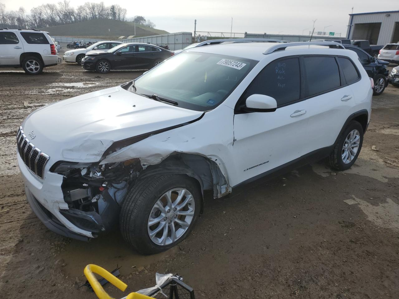Obraz 1 z 2020 JEEP CHEROKEE LATITUDE 2020 z VIN 1C4PJLCB2LD542689