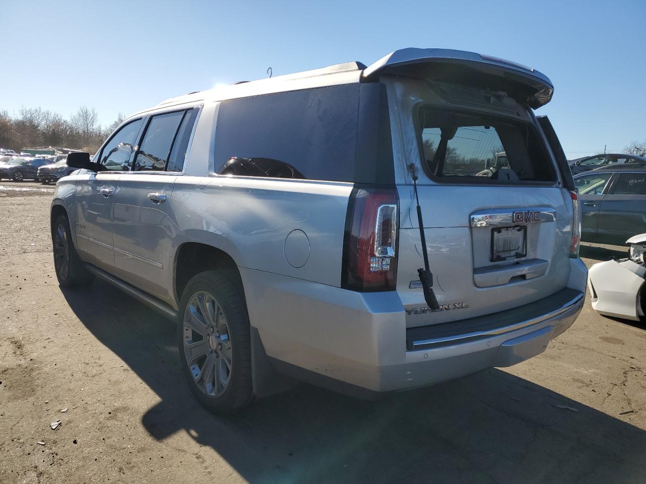 Image 2 of 2015 GMC YUKON XL DENALI 2015 with VIN 1GKS2JKJ3FR162907