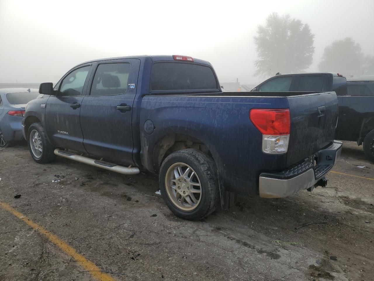 Image 2 of 2012 TOYOTA TUNDRA CREWMAX SR5 2012 with VIN 5TFDW5F15CX212191