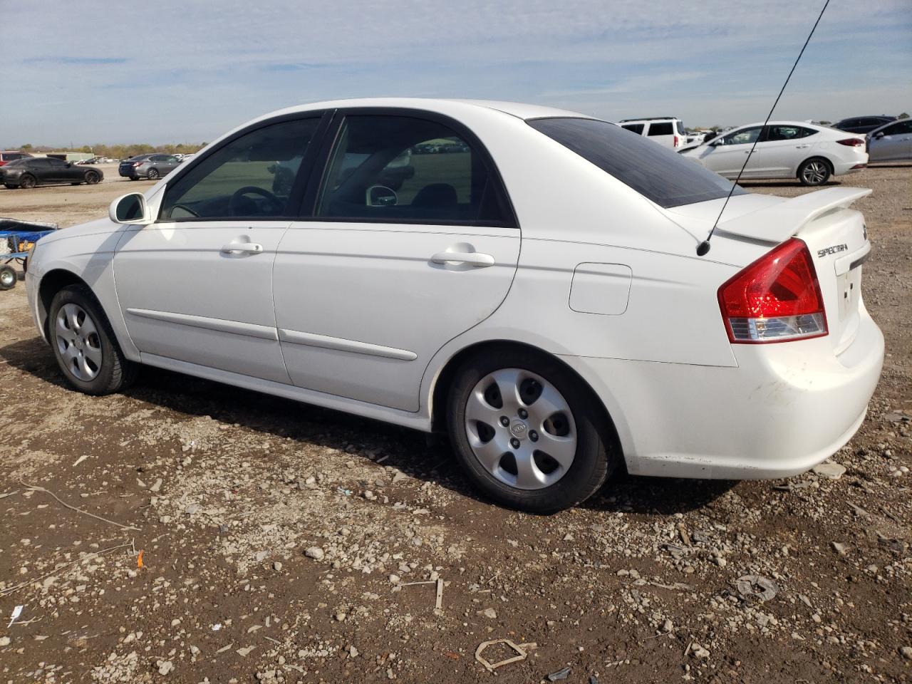Image 2 of 2007 KIA SPECTRA EX 2007 with VIN KNAFE121575442161