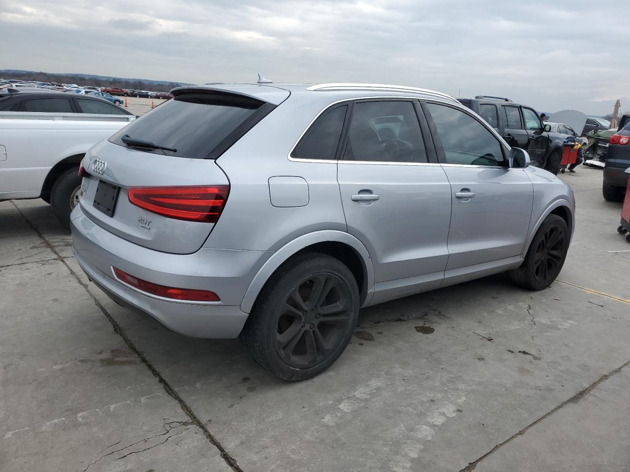 Obraz 3 z 2015 AUDI Q3 PREMIUM PLUS 2015 z VIN WA1EFCFS0FR005499
