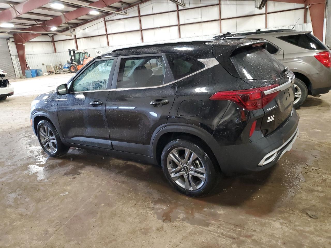 Изображение 2 2021 KIA SELTOS S 2021 с VIN KNDEU2AA2M7148225