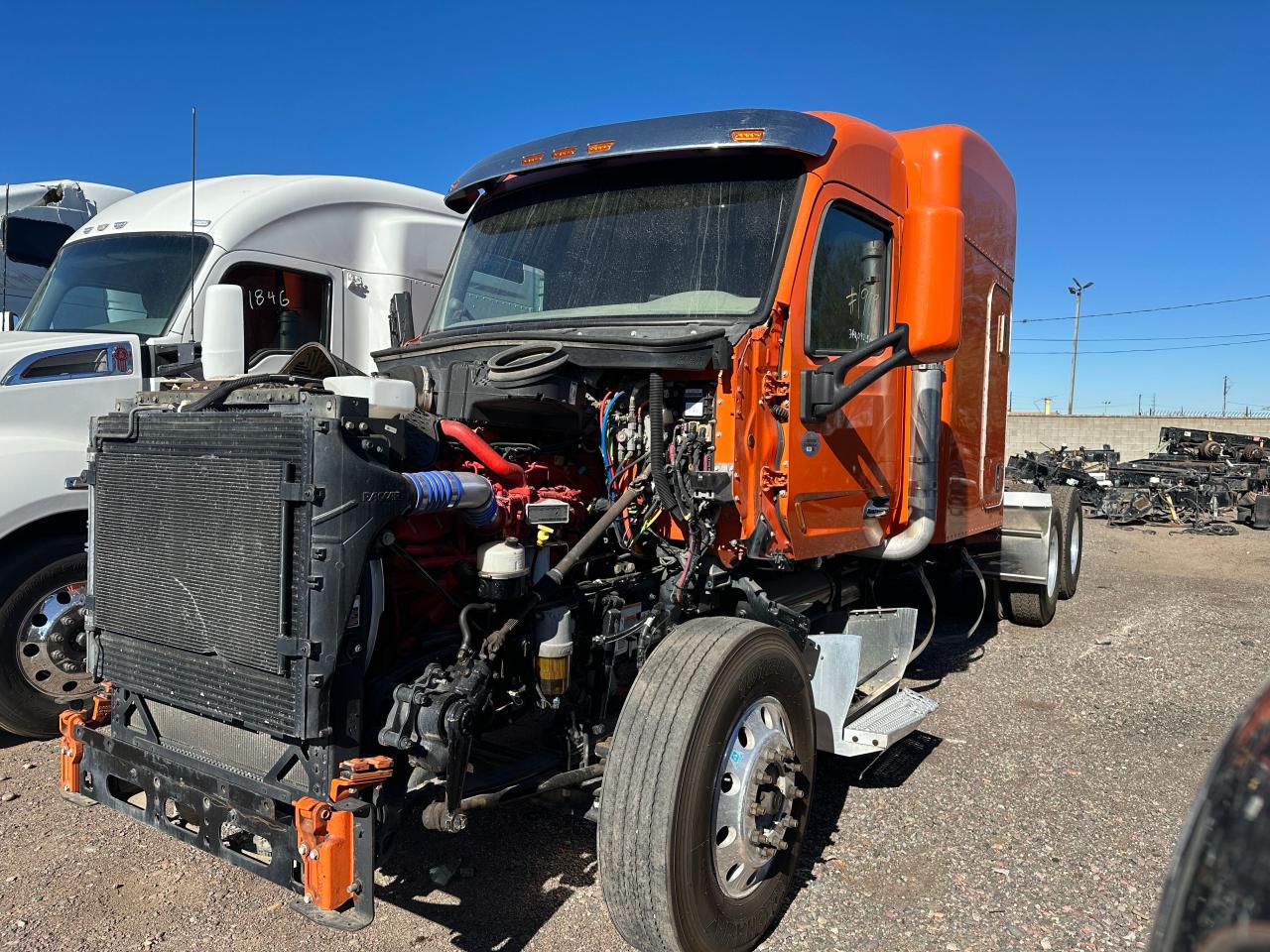 Изображение 2 2018 PETERBILT 567  2018 с VIN 1XPCD49X4JD458898