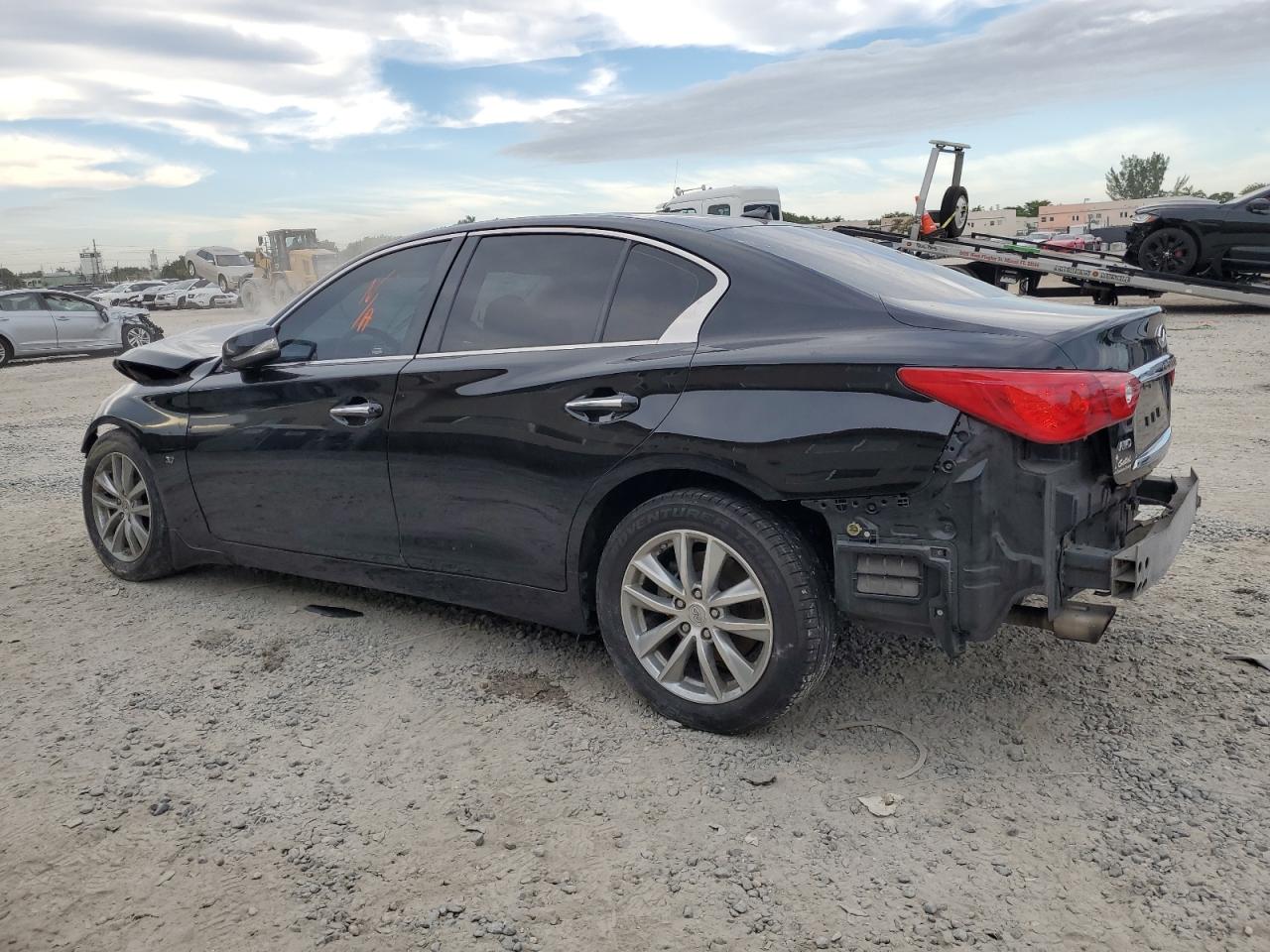 Изображение 2 2015 INFINITI Q50 BASE 2015 с VIN JN1BV7AR6FM390039