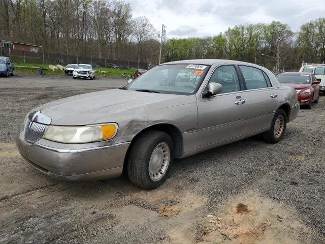 Image 1 of 2000 LINCOLN TOWN CAR EXECUTIVE 2000 with VIN 1LNHM81W3YY876756